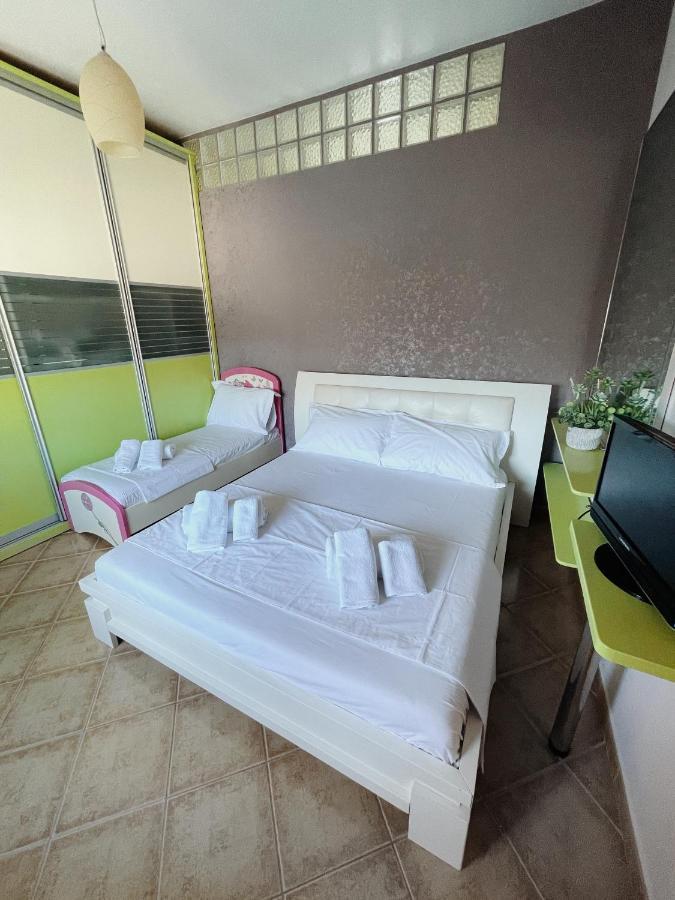 Sunkissed Centre Apartment Vlorë 외부 사진