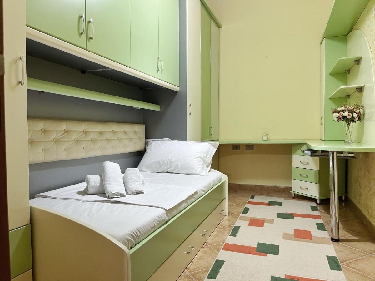 Sunkissed Centre Apartment Vlorë 외부 사진