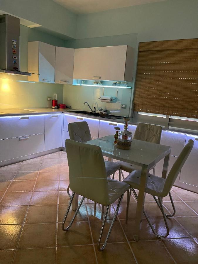 Sunkissed Centre Apartment Vlorë 외부 사진