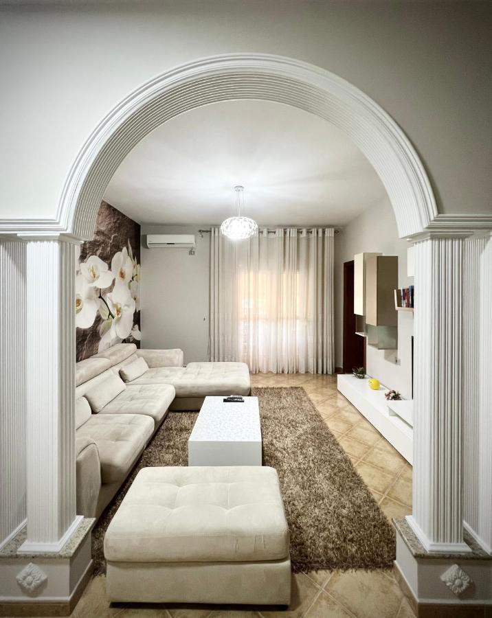 Sunkissed Centre Apartment Vlorë 외부 사진