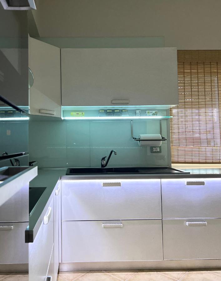 Sunkissed Centre Apartment Vlorë 외부 사진