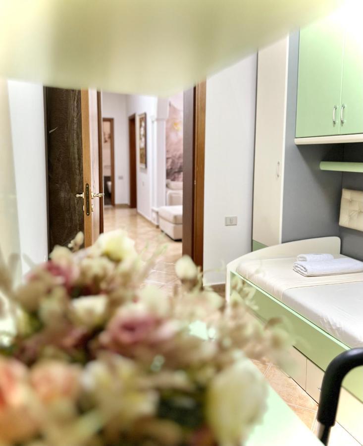 Sunkissed Centre Apartment Vlorë 외부 사진