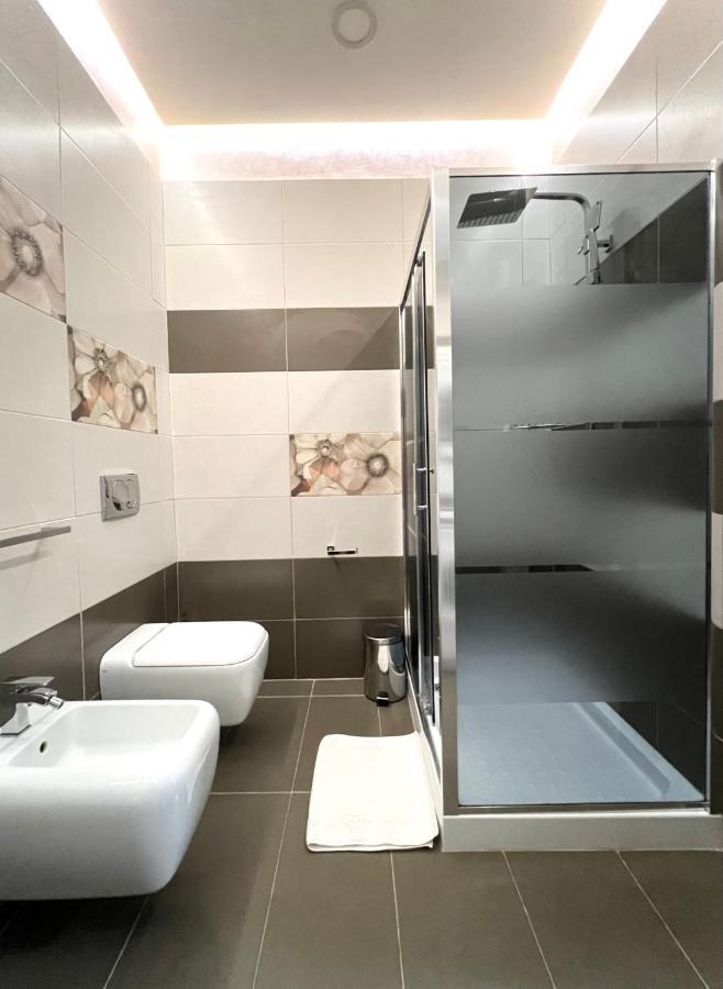 Sunkissed Centre Apartment Vlorë 외부 사진