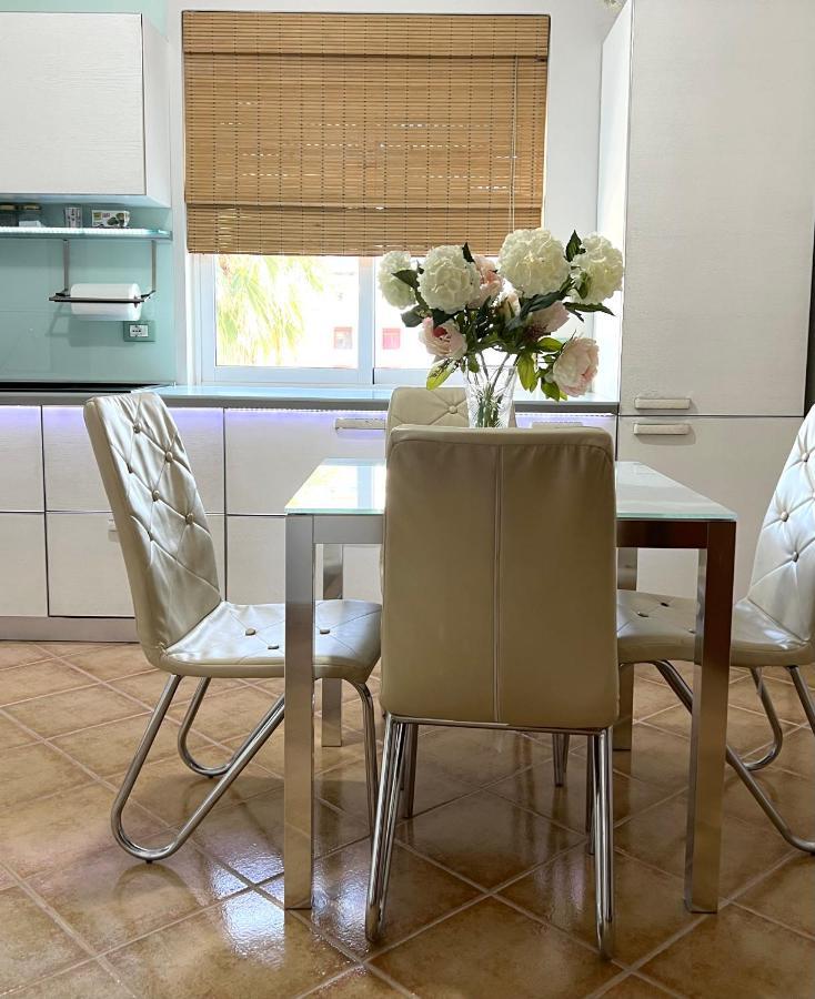 Sunkissed Centre Apartment Vlorë 외부 사진