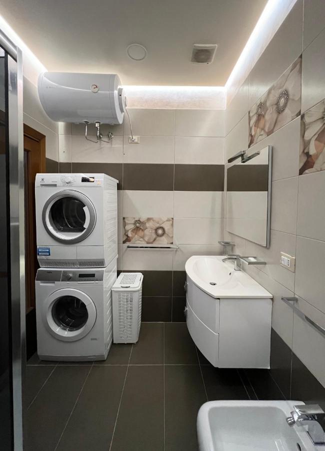 Sunkissed Centre Apartment Vlorë 외부 사진